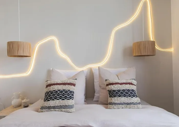 Cinehome - 5 Min Centre-parking/tram Au Pied Appartement