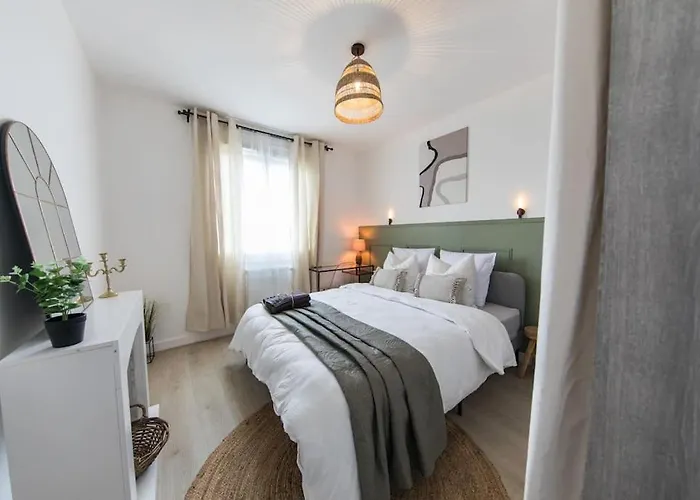 Appartement Cinehome - 5 Min Centre-parking/tram Au Pied *